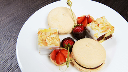 Champagne Afternoon Tea For Two At The Savannah