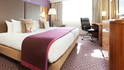 Hotel Escape For Two At The Crowne Plaza  Reading