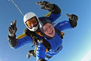 Introductory Tandem Skydive In Devon For One
