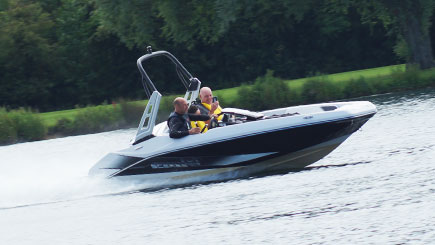 Jet Boat Thrill In Bedfordshire