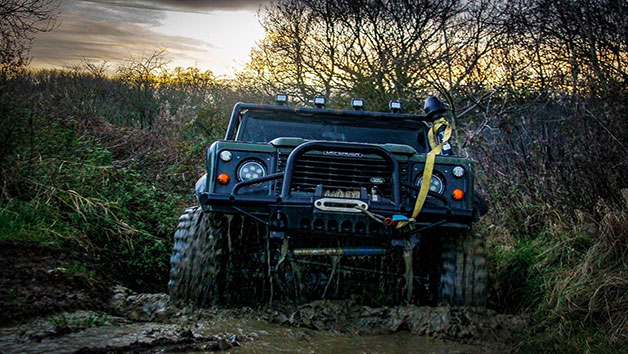 Land Rover Defender Off Road Driving Experience  Special Offer