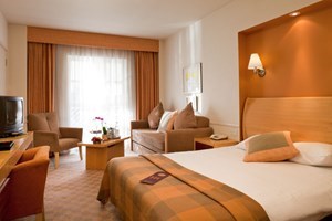 One Night Break With Dinner At Mercure London Staines Hotel For Two