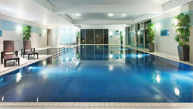 Overnight Escape With A 25 Minute Treatment Each And Fiz For Two At Crowne Plaza Marlow