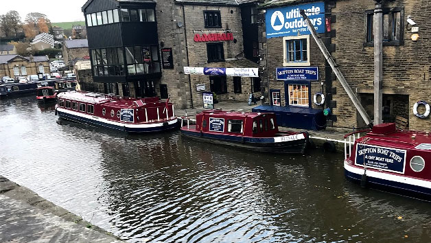 Two Course Sunday Roast Dinner With A Bottle Of Wine For Two At Skipton Boat Trips