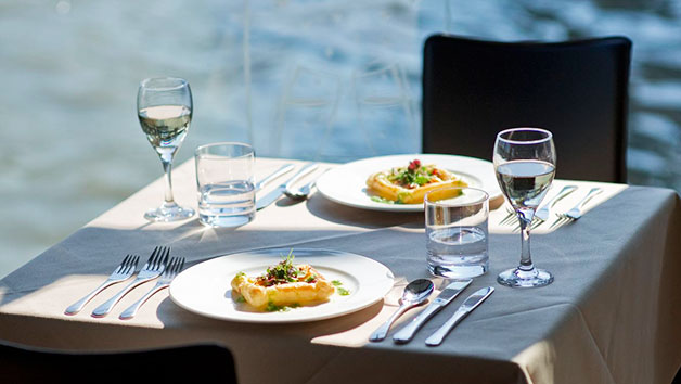 Bateaux Three Course Lunch Cruise For Two On The Thames