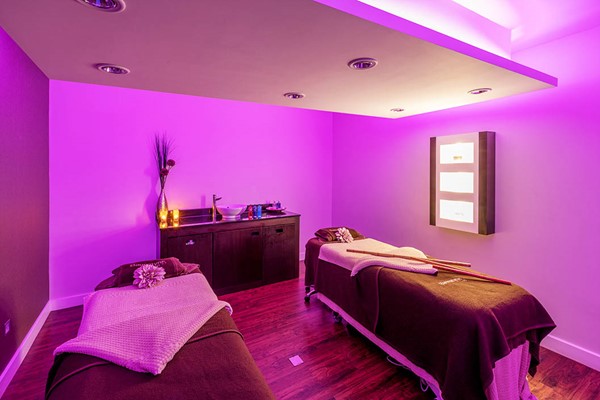 Deluxe Spa Day With Treatment And Afternoon Tea At Bannatyne Bury St Edmunds