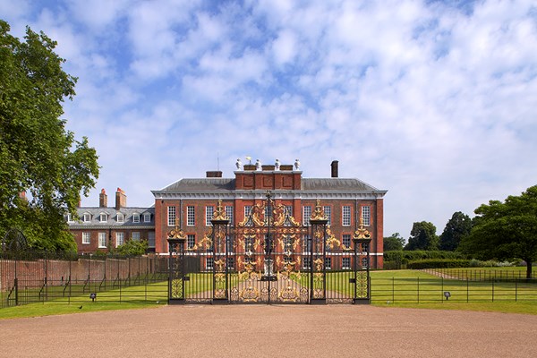 Family Entry To Kensington Palace