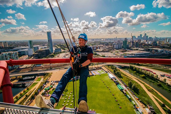 Freefall Abseil At The Arcelormittal Orbit