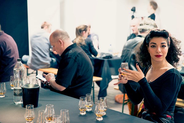 Full Day Whisky School Experience For One At The Whisky Lounge