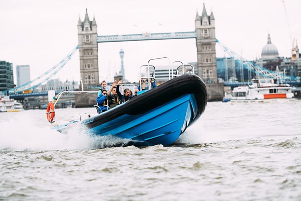 Jet Speedboat Experience For Two On The Thames