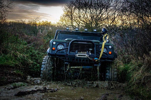 Land Rover Defender Driving Experience  Special Offer