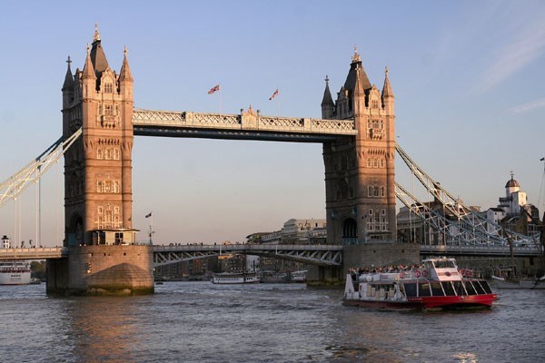 Lunch Cruise On The Thames For Two