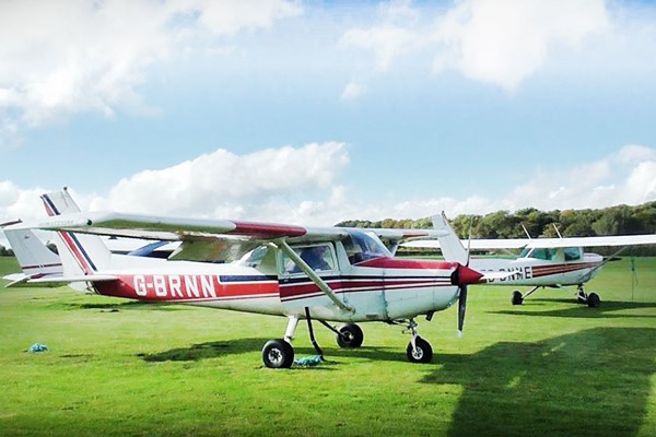 60 Minute Introductory Flying Lesson For One With Sheffield Aero Club