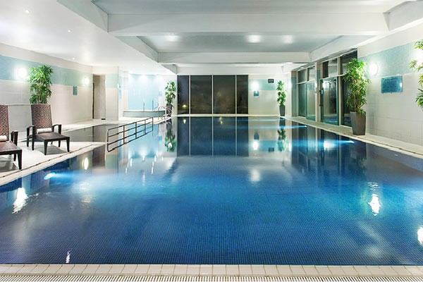 Overnight Escape With A 25 Minute Treatment Each And Fiz For Two At Crowne Plaza Marlow