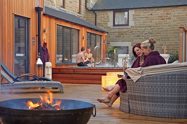 Overnight Spa Break With Dinner And A Private Hot Tub At Three Horseshoes Country Inn