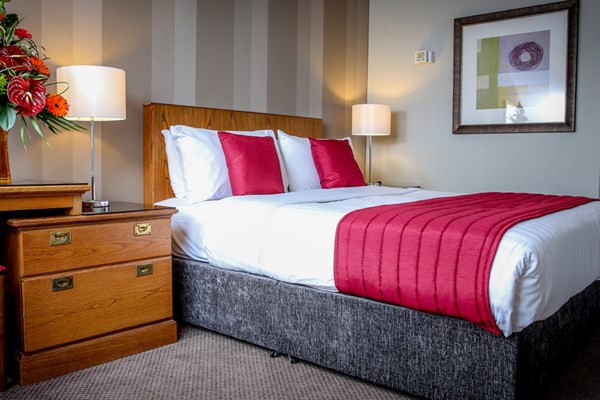 Romantic Getaway For Two At Cedar Court Hotel