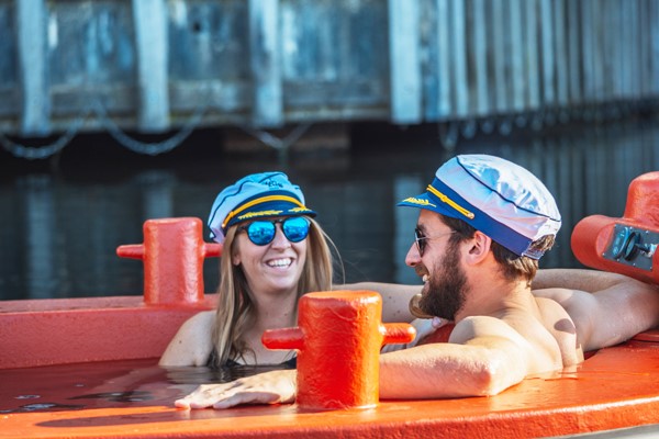 Skuna Hot Tug Boat Guided Tour For Two In Central London