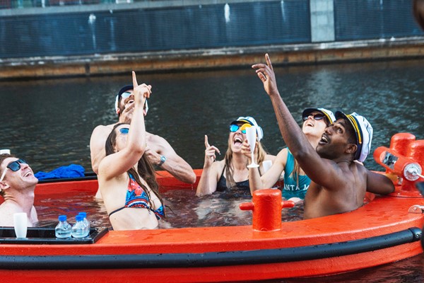 Skuna Hot Tug Experience For Up To 7 People In Central London