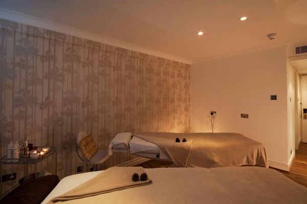 Spa Day For Two With 50 Minutes Of Treatments And Afternoon Tea At A Schmoo Spa Hilton Hotels