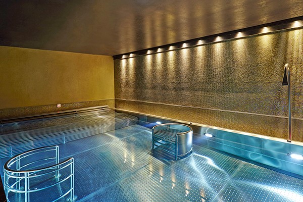 Spa Day With 25 Minute Treatment  Lunch Or Afternoon Tea At Crowne Plaza Battersea