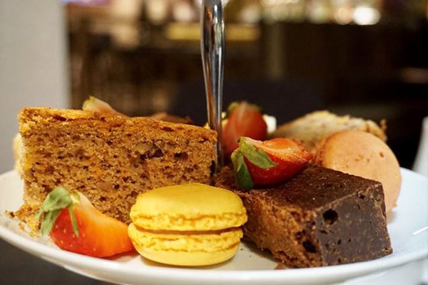 Sparkling Afternoon Tea For Two At Crowne Plaza Leeds