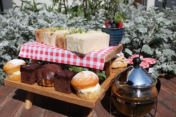 Afternoon Tea For Two At Doubletree London Hyde Park