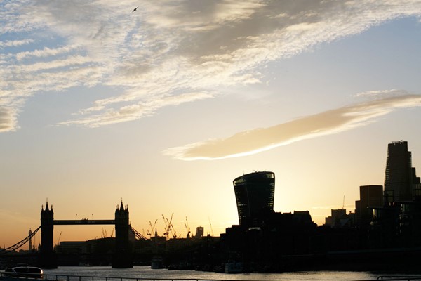 Thames Jaz Cruise With Three Course Dinner And Bubbles