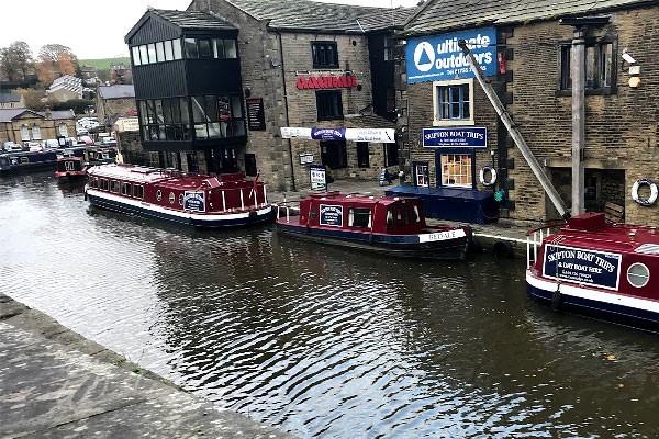 Two Course Sunday Roast Dinner With A Bottle Of Wine For Two At Skipton Boat Trips