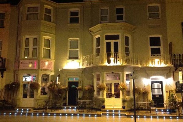 Two Night Break For Two At Henrys On The Prom