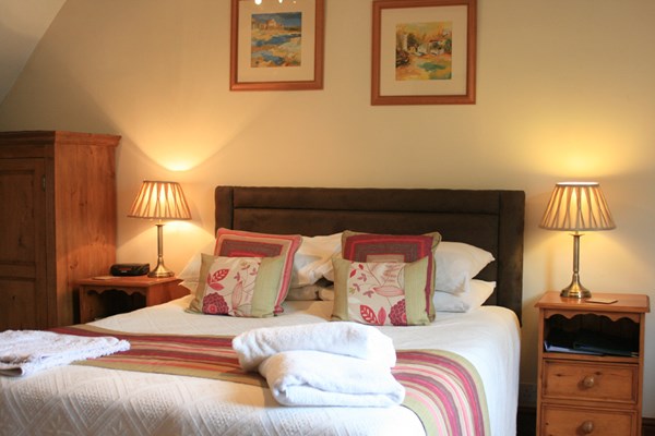 Two Night Escape For Two At The Crown Country Inn  Munslow