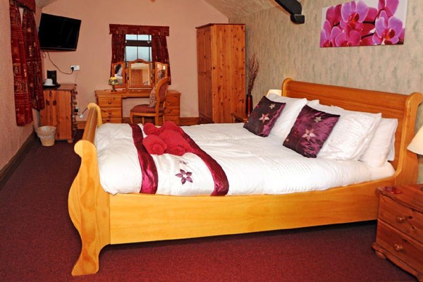 Two Night Getaway At The West Country Inn With Breakfast For Two