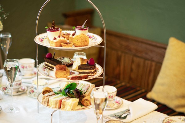 Afternoon Tea With Bottomless Fiz Or Gin For Two In Coghlans At Barningham