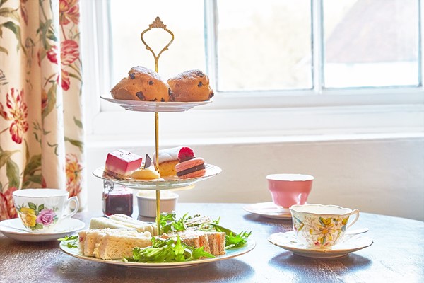 Vintage Sussex Afternoon Tea With Fiz For Two At The Spread Eagle Hotel And Spa