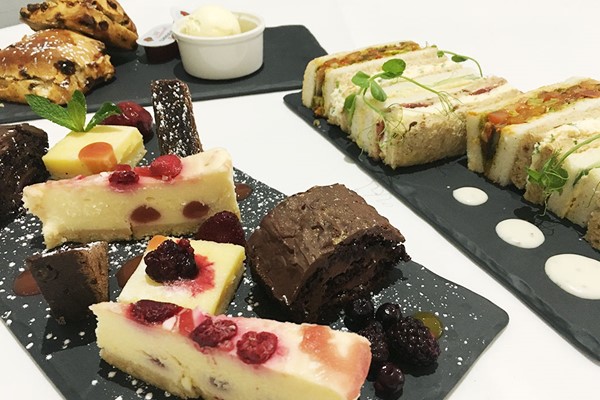 Afternoon Tea With Prosecco For Two At Best Western Rockingham Forest Hotel