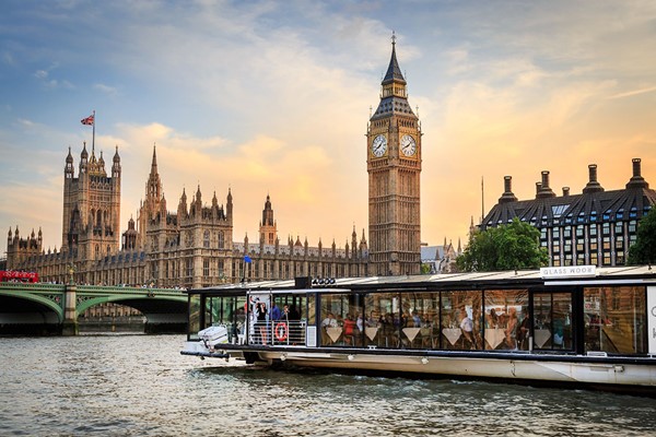 Bateaux London River Thames 5 Course Dinner Cruise With A Bottle Of Wine For Two
