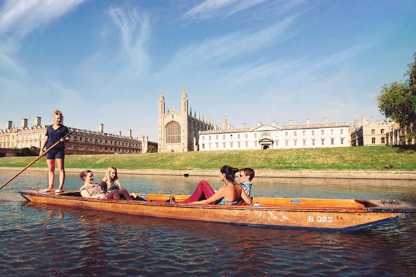 Cambridge Self-punting Boat Ride For Up To Six People