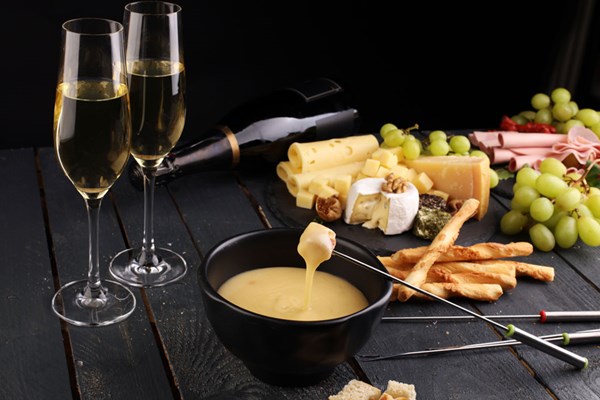 Champagne And Cheese Tasting For Two At The Smart School Of Cookery