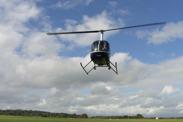 25 Minute Helicopter Ride Over London For One