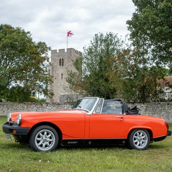 Mg Classic Car Hire With Picnic Option